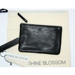 Pochette en cuir noir Shine...