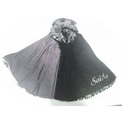 Foulard noir et blanc motif feuillage By Saida