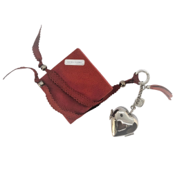 Bijou de sac coeur suédine rouge -Mystere d'Ambre - Autour du parfum