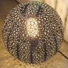 Lampe de table boule en métal