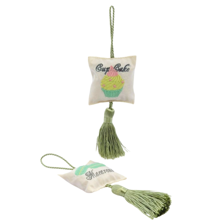 2 coussins à suspendre cupcake/ macaron pampille verte– Atelier Catherine Masson