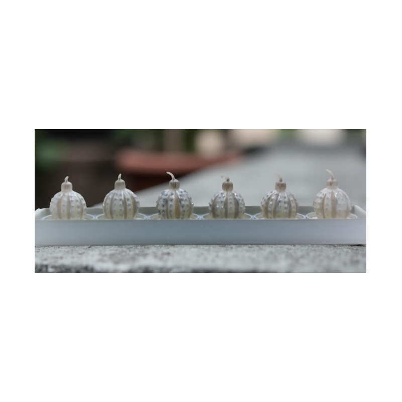 Boite de 6 mini bougies en forme boules de noël