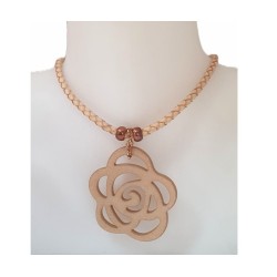 Collier ras-du-cou cordon en cuir tressé beige et pendentif Rose des sables