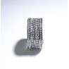 Bague large alliance en acier inoxydable lisse et pierres en zirconium.