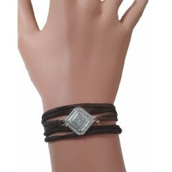 Collier ruban de satin avec pendentif carré