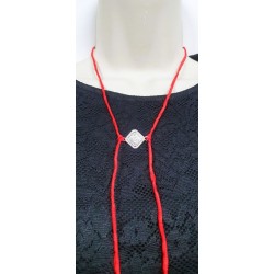 Collier ruban de satin avec pendentif carré