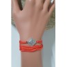 Collier ruban de satin orange avec pendentif rond